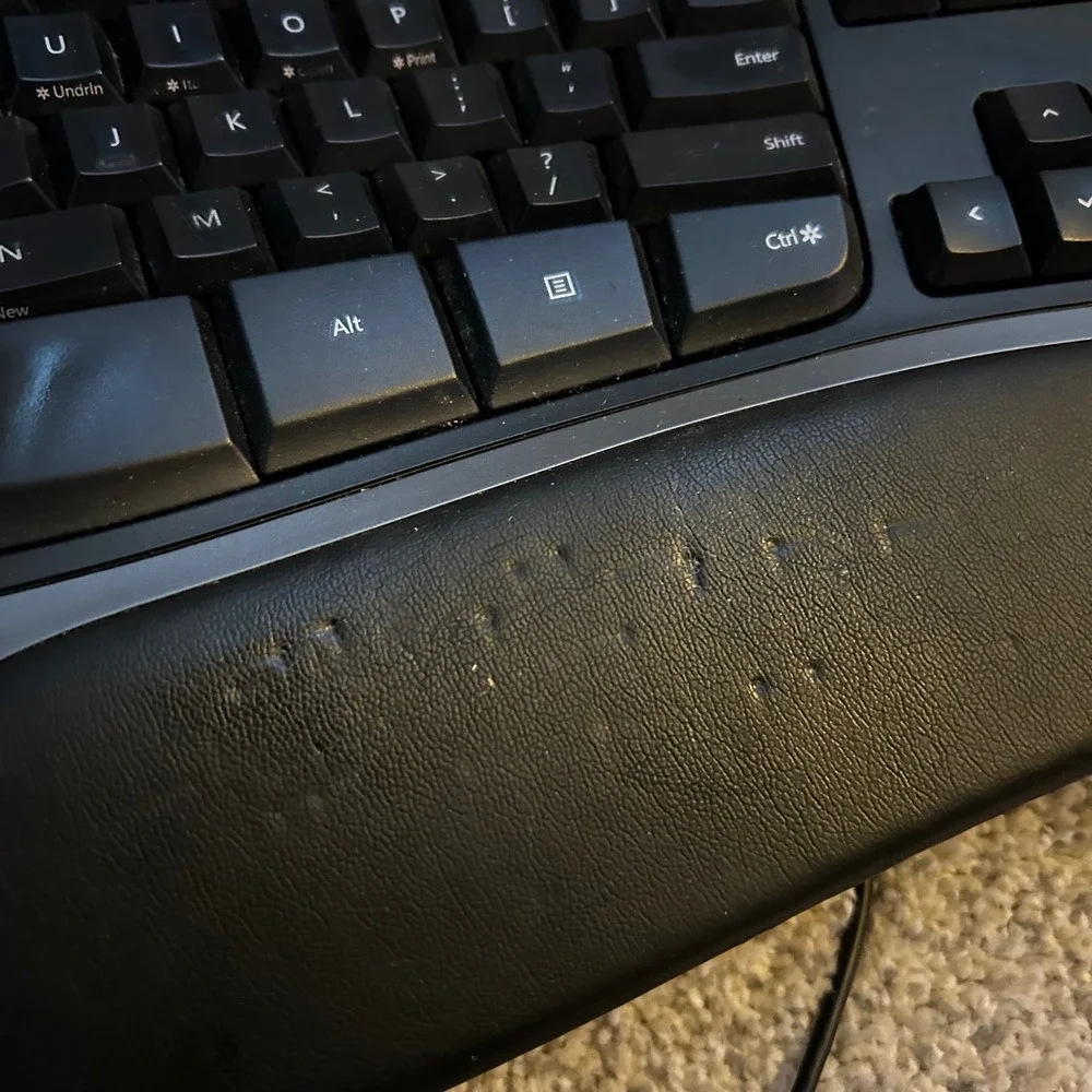 Microsoft Natural Ergonomic Keyboard 4000 v1.0 Black Wired USB Split Design